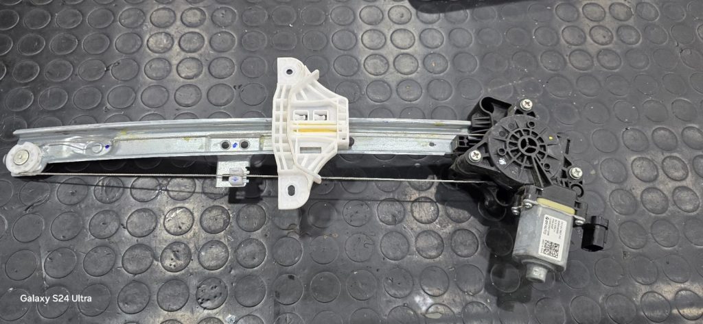 Hyundai bayon cam kriko tamiri